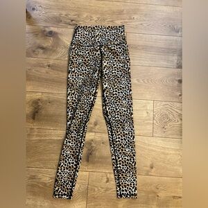 Leopard print leggings